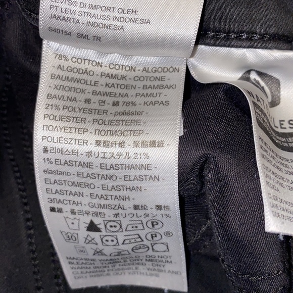 Levi’s 311 Shaping Skinny Size 27 Faded Black Cutoff Jean High Waist Shorts - Picture 9 of 13